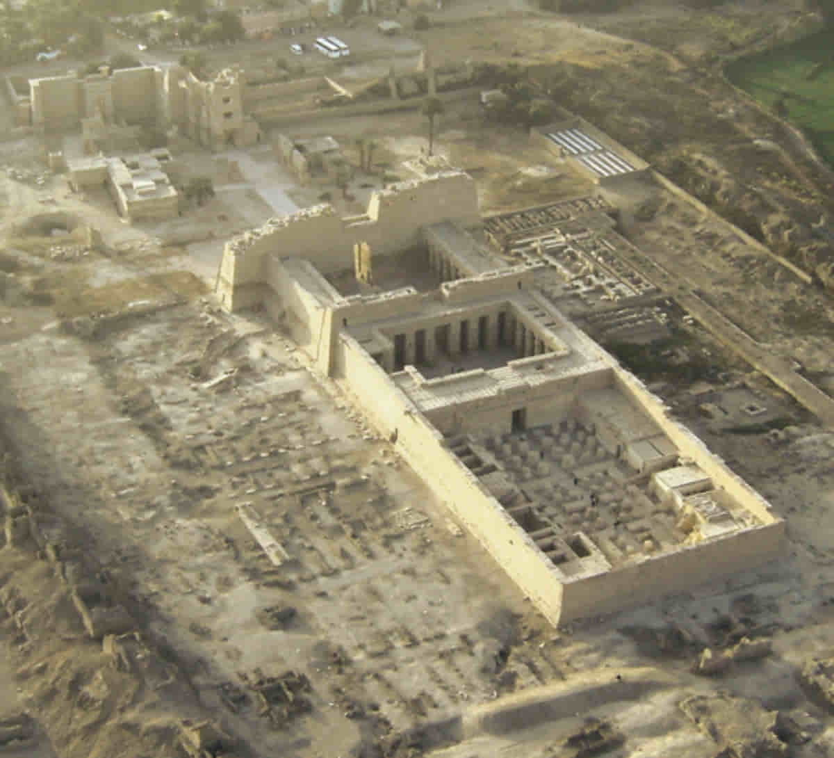 TEMPLO DE MEDINET HABU