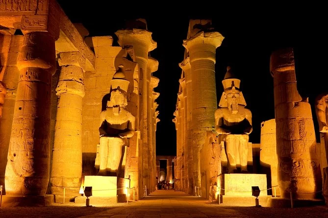 LUZ Y SONIDO EN EL TEMPLO DE KARNAK