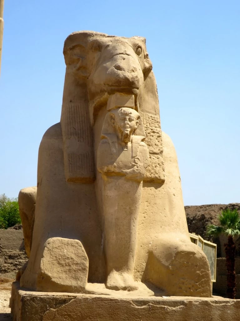 ORILLA ORIENTAL – TEMPLOS DE LUXOR Y KARNAK